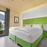Zell Am 아파트호텔 4*