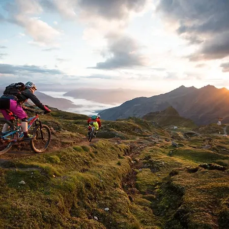 Aparthotel Zell Am 4*