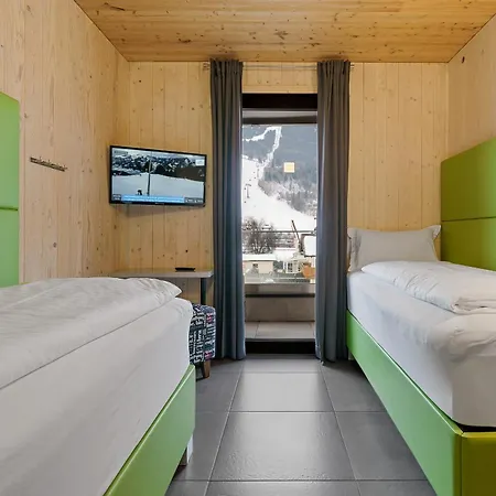 Zell Am 4* زيل أم سي