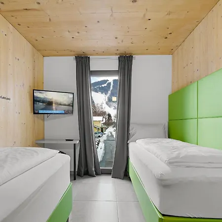 Zell Am 4* زيل أم سي