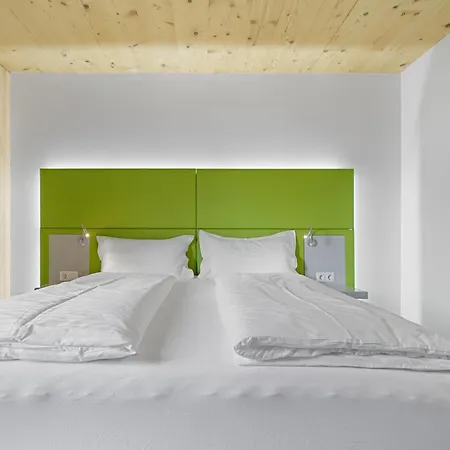 Zell Am 4*